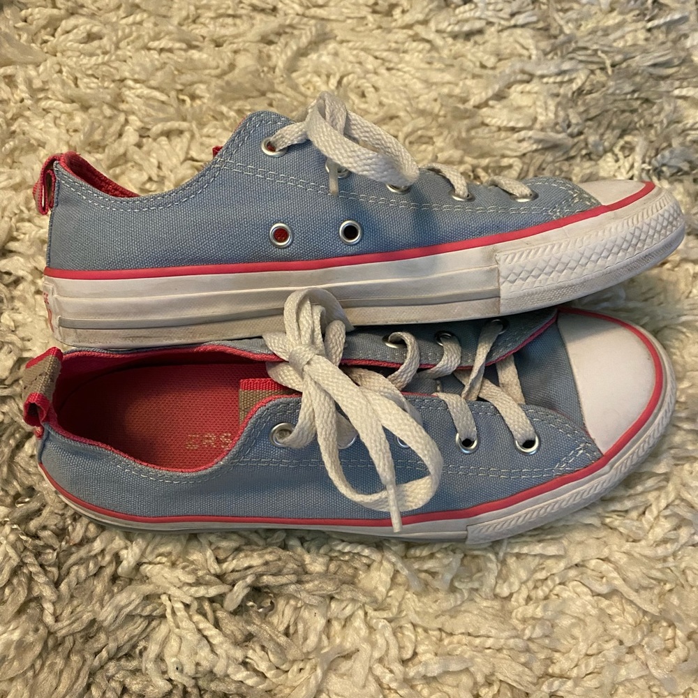 Converse Kids Low Top Sneakers in Light Blue with Pink Accents